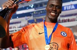 爱游戏app-门迪将球破门，带领球队赢得胜利