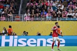 爱游戏官方登录入口-著名球员再次表现出色，引发球迷热烈讨论