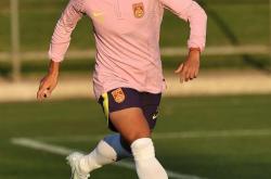 爱游戏官网-中国女足备战资格赛，团结一心