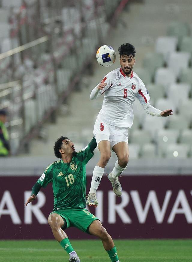 中东足球风云：约旦队实现逆袭，晋级下一轮