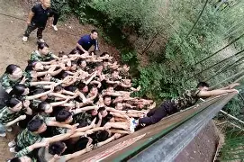 爱游戏在线登录-包含圣马力诺队勇敢团结，誓取高位的词条