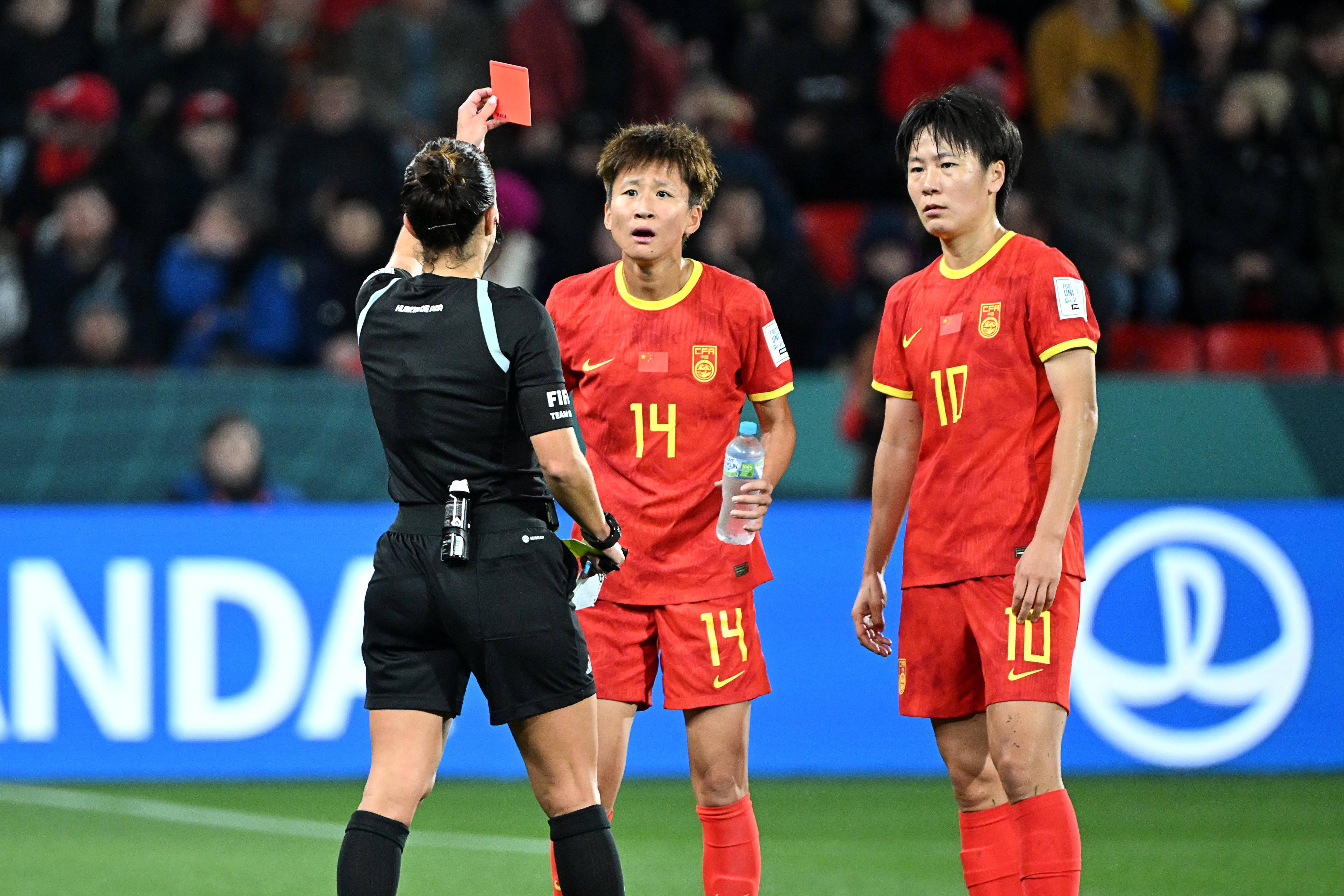 女足锦标赛中，中国队实现三连胜