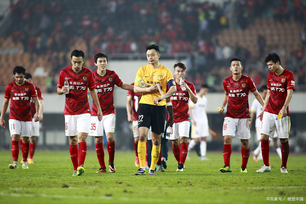 广州恒大稳守榜首!山东泰山大胜领跑 广州恒大稳守榜首!山东泰山大胜领跑