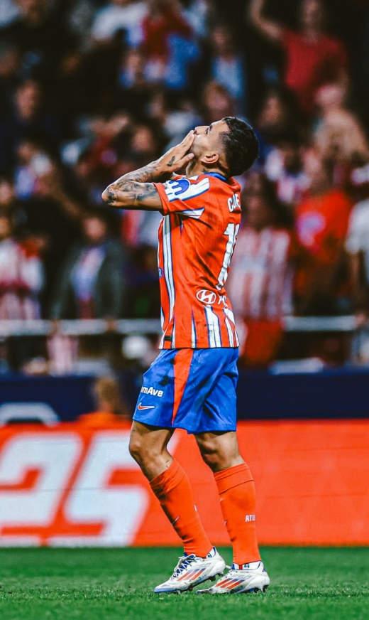 巴萨门将神勇表现，阻挡对手攻势