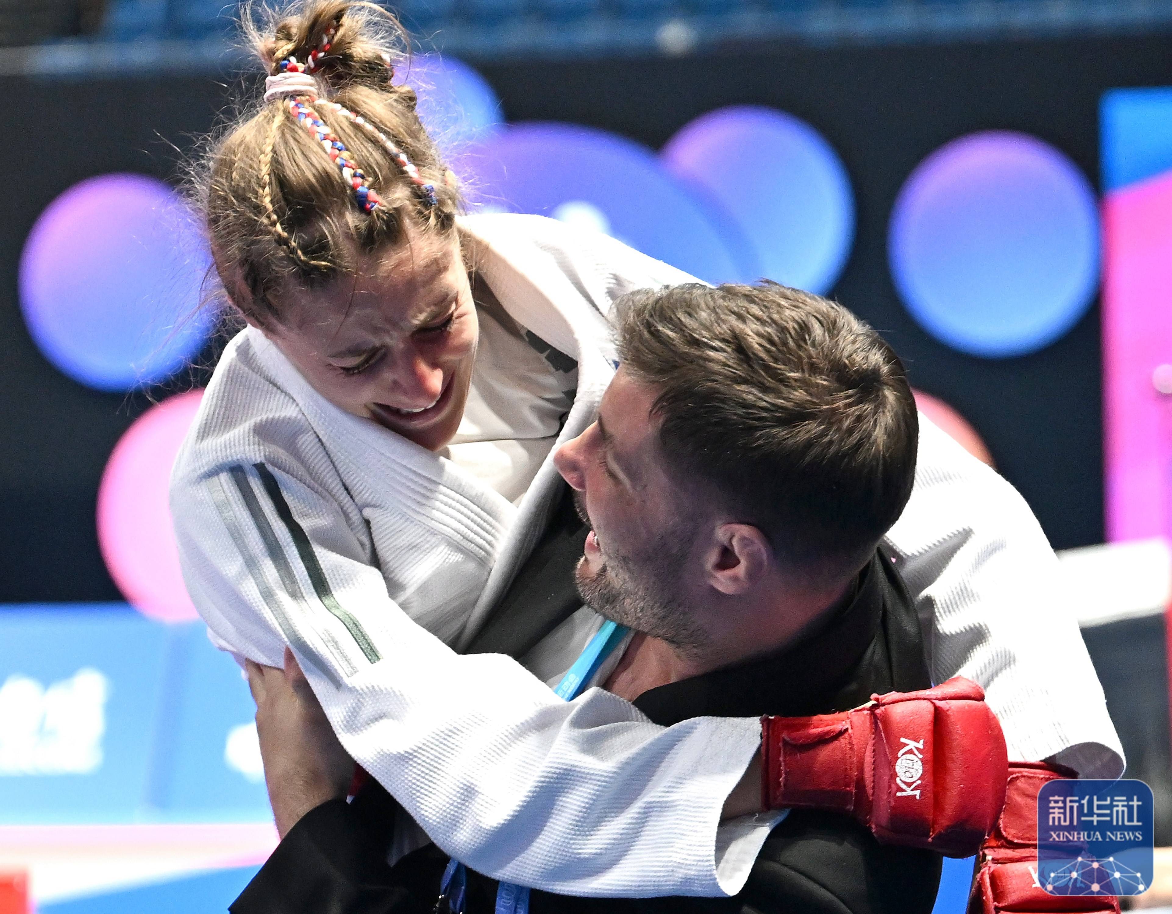 关于法国击剑大奖赛:法国选手勇夺女子佩剑金牌的信息 关于法国击剑大奖赛:法国选手勇夺女子佩剑金牌的信息